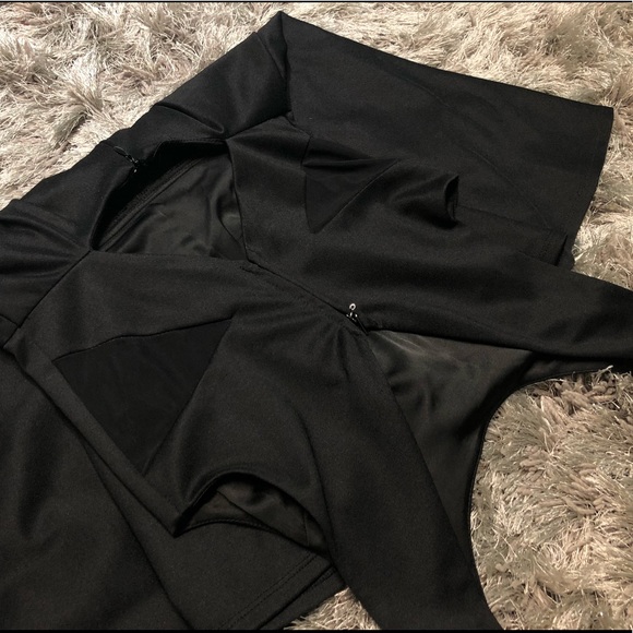 Guess Skater Cut Out Back Dress Women size S - Picture 4 of 9